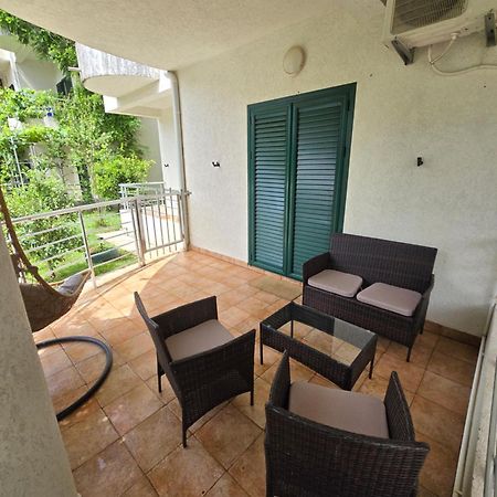 Roman Garden Apartment Risan Zewnętrze zdjęcie